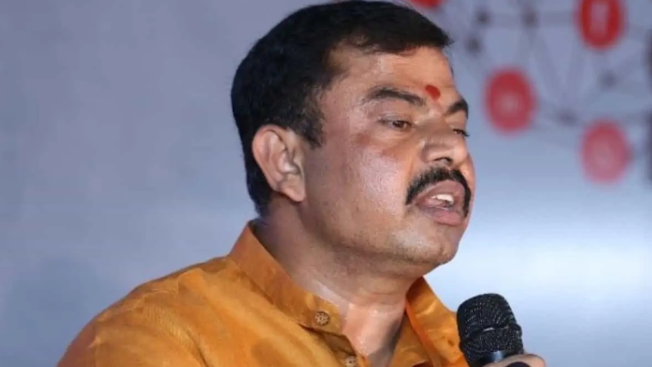 BJP MLA Raja Singh: బీజేపీ ఎమ్మెల్యే రాజాసింగ్ అరెస్ట్.. (వీడియో)