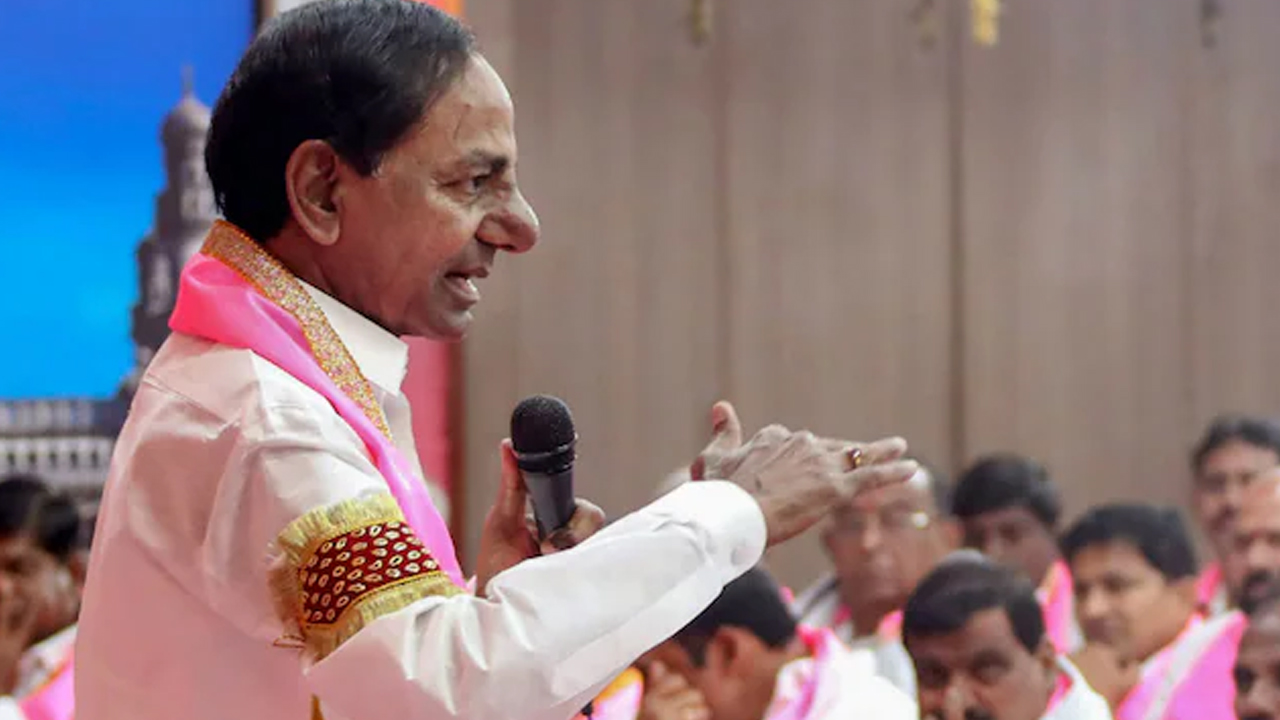 BRS New Plan for MLA’s: బీఆర్ఎస్ నయా ప్లాన్.. ఎమ్మెల్యేలను కాపాడుకునేందుకు.. మహారాష్ట్ర ఫార్ములా..!
