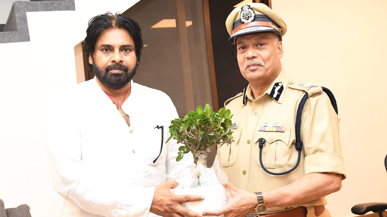 AP DGP met Dy Cm pawan: డీజీపీగా బాధ్యతలు తర్వాత సీఎం చంద్రబాబు, డిప్యూటీ సీఎం పవన్‌తో భేటీ