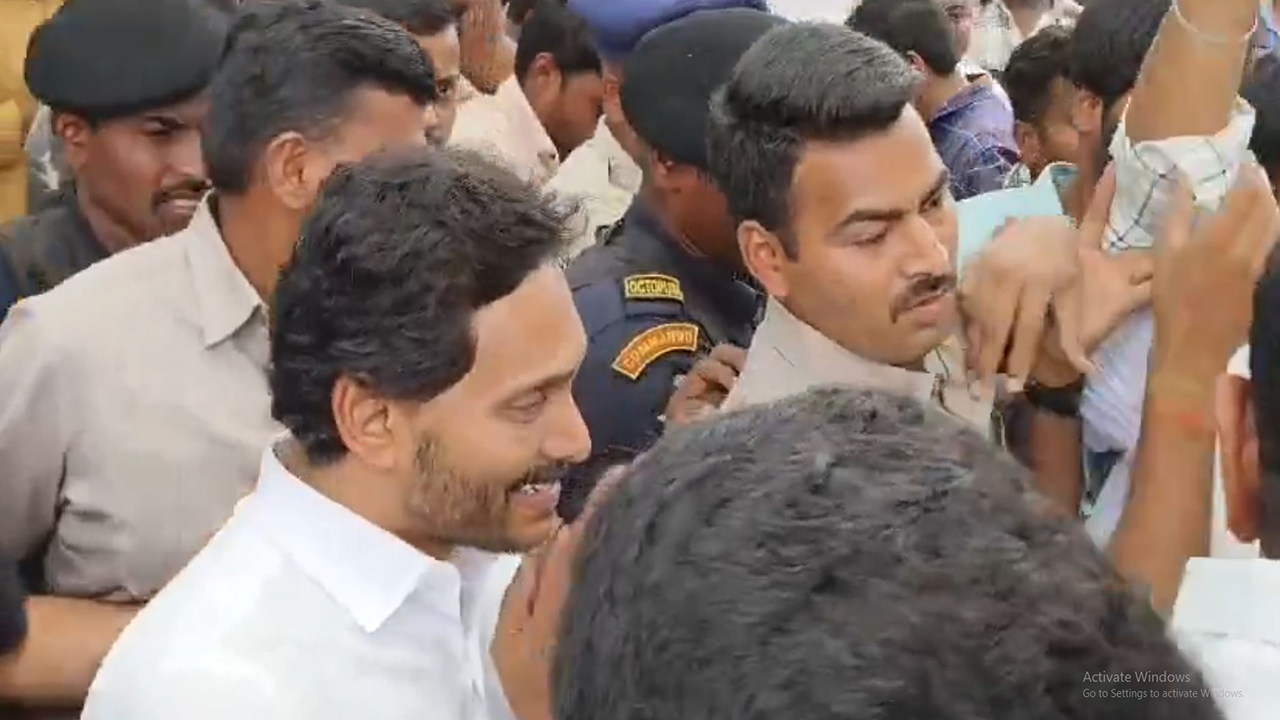 Jagan stay at Pulivendula: పులివెందులకు జగన్, టూర్ వెనుక ఏం జరుగుతోంది?