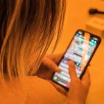 Apple: భార్యకు దొరికిన రాసలీలలు.. యాపిల్ కంపెనీకి షాకిచ్చిన భర్త..