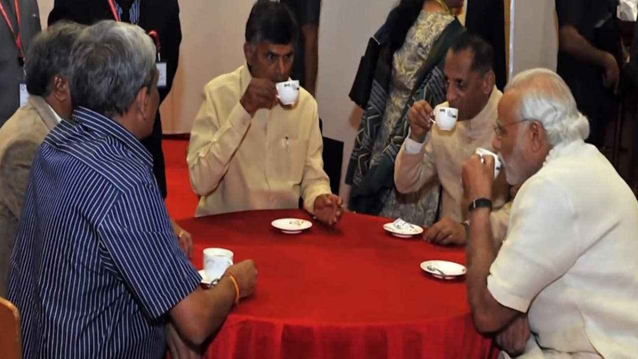 Viral Video: తల్లి ముందే కూతురుని కారుతో తొక్కేసిన వీడియో వైరల్..