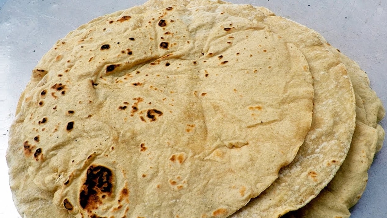 Types of Rotis for Weight Loss: ఏ పిండితో చేసిన రొటీలు తింటే బరువు తగ్గుతారో తెలుసా..?