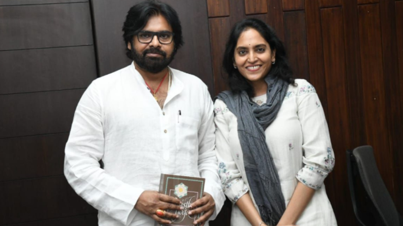 Supriya Meets Pawan Kalyan: 28 ఏళ్ల తర్వాత పవన్‌ను కలిసిన అక్కడ అమ్మాయి.. ఫొటో వైరల్..!