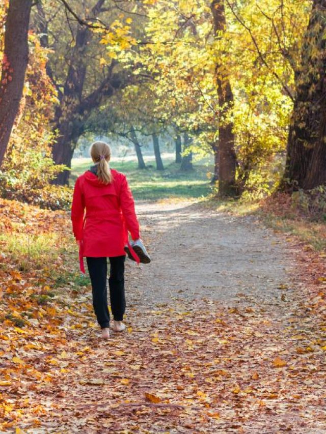 Know the Wonderful Health benefits of walking barefoot Everyday