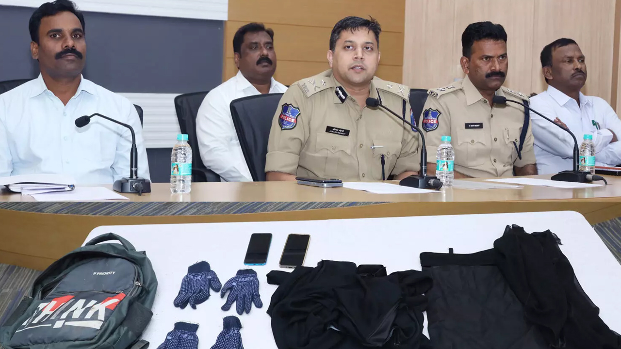 Moto S50 Neo: 4 ఏళ్ల వారంటీతో మోటోరోలా నుంచి మ్యాజిక్ ఫోన్.. ఈ సారి మామూలుగా ఉండదు మరీ