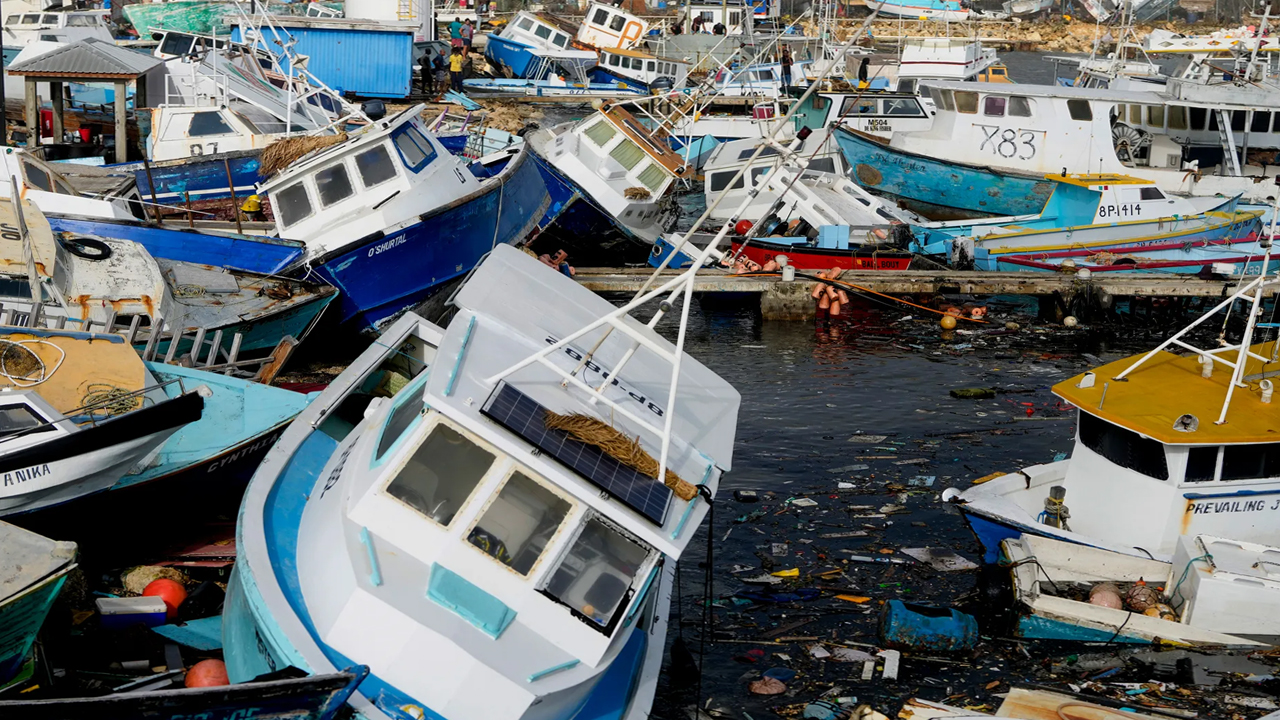 Hurricane Beryl Intensified: కరేబియన్ దీవులను వణికించిన.. బెరిల్ హరికేన్..
