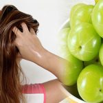 Hair Growth Tips: జుట్టు రాలుతోందా.. చుండ్రు సమస్యలా.. అయితే ఉసిరిని ఇలా ఉపయోగించండి..