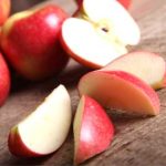 Apple Peel: అయ్యయ్యో.. మీరు యాపిల్ పండు తొక్క తీసి తింటున్నారా.. ?