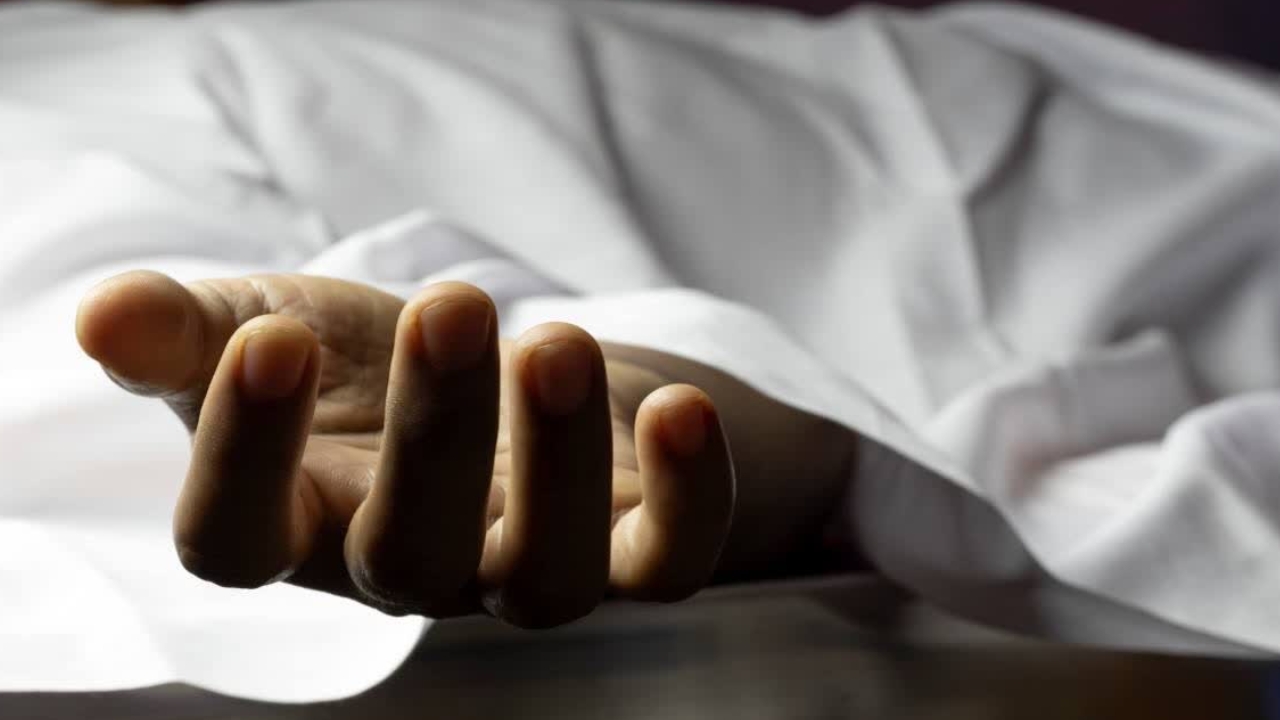 Alirajpur Family Suicide: విషాదం.. ఒకే కుటుంబానికి చెందిన ఐదుగురు ఆత్మహత్య