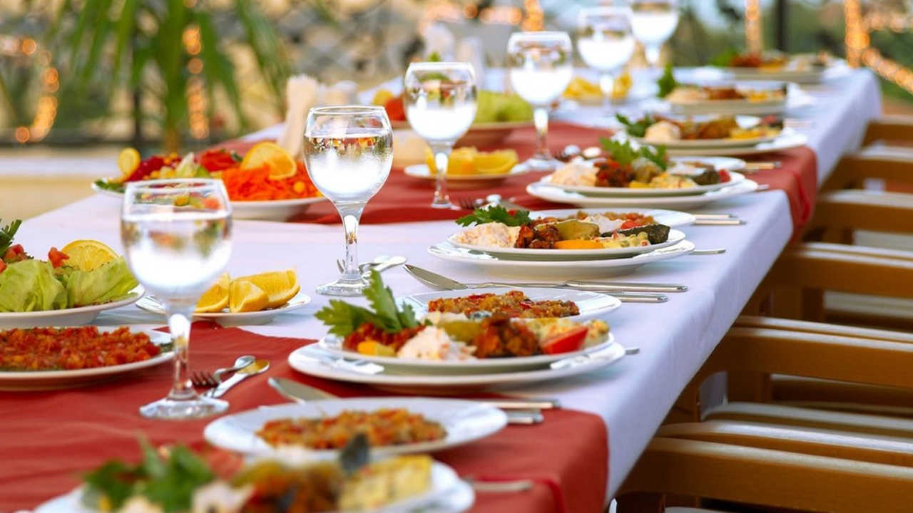 No fish on Menu - No Wedding: మీ దుంపల్ తెగ.. విందులో నాన్‌వెజ్ లేదని పెళ్లి క్యాన్సిల్ చేసుకున్న ఘనులు!