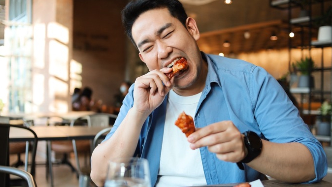 Chicken Side Effects: తరుచుగా చికెన్ తింటున్నారా.. ఇక మీ పని అంతే !