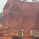 AP politics:ఎర్రమట్టి దిబ్బల్లో ఎరుపెక్కిన రాజకీయం