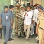 Jagan going to Delhi: ఢిల్లీలో జగన్, కలిసిరాని నేతలు.. కాలం కలిసొచ్చేనా?