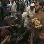 Pakistan: కేజీ గోధుమ పిండి రూ.800, వంటనూనె రూ.900.. ‘పాకిస్తాన్ ప్రజలు గడ్డితింటారు కానీ అణు ఆయుధాలు కావాలి’