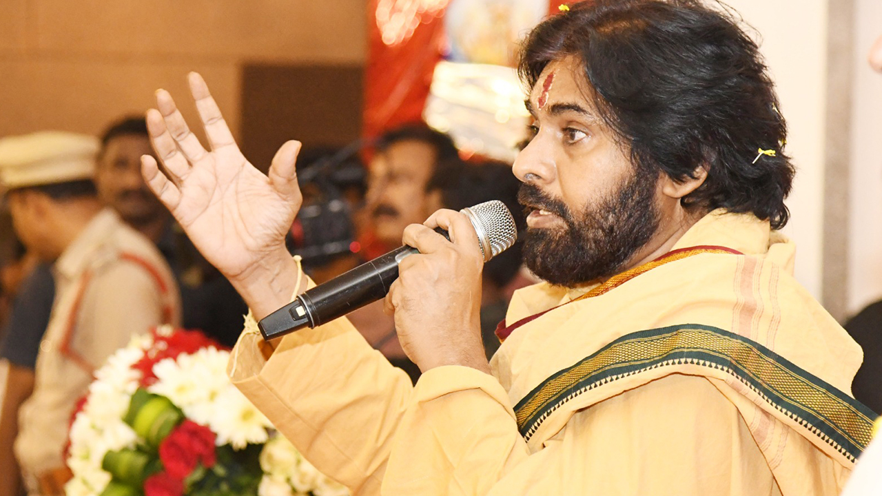 Red Sandal smuggling : పెద్దిరెడ్డి, మిథున్‌రెడ్డి ఎర్ర చందనం స్మగ్లింగ్.. బయటపెట్టిన పవన్