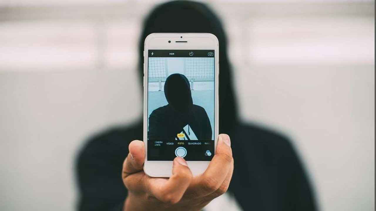 Protect Your Phone From Thieves |మీ ఫోన్ దొంగిలించబడిందా?.. దొంగలు మీ ఫోన్ స్విచ్ ఆఫ్ చేయకుండా ఇలా చేయండి..