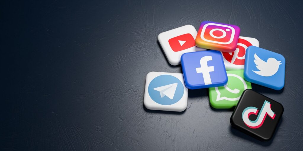 Social Media : తొలి సోషల్ మీడియా ప్లాట్​ఫామ్ ఇదే  – ఇప్పుడు ఎలా ఉందో తెలుసా..?