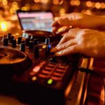 Raids On The Cave Pub: ది కేవ్ పబ్ లో నార్కోటిక్స్ బ్యూరో మెరుపు దాడి.. 27 మంది అరెస్ట్..