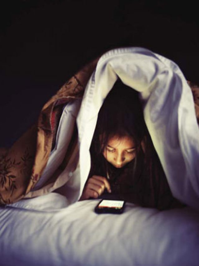 keeping mobile phone in bed impacts health