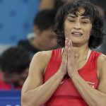 Vinesh Phogat: అమ్మ ఎంతో కష్టపడి.. మమ్మల్ని పెంచింది: వినేశ్ ఫోగట్
