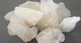 Patika Bellam: వేడివేడి పాలలో పటిక బెల్లం కలుపుని తీసుకుంటే ఎన్ని ప్రయోజనాలో తెలుసా..!