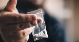 Drugs seized: హైదరాబాద్‌లో భారీగా డ్రగ్స్ సీజ్, మార్కెట్‌లో విలువ 8.5 కోట్లు.. అదుపులో ముగ్గురు..