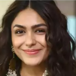 Mrunal Thakur: ఆ సినిమా కోసం మరీ అంతగా దిగజారాలా.. మృణాళ్?