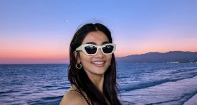 Actress Pooja Hegde: బీచ్‌లో ఫోజులు కొడుతున్న పూజా హెగ్డే.. ఆమె అందాలు చూసి మురిసిపోతున్న నెటిజన్స్