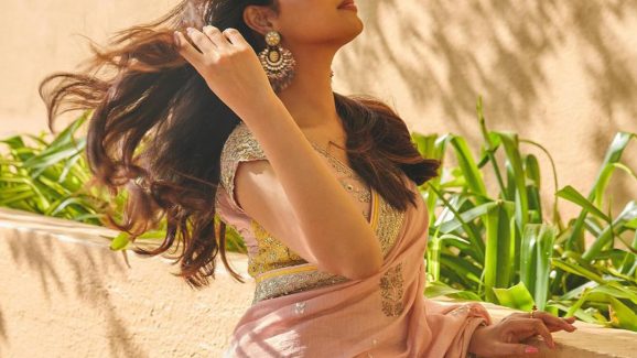 Priyanka Mohan: గ్లామర్ ఓకే.. తప్పంతా అక్కడే.. ప్రియాంక మోహన్ ఫోటోషూట్