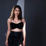 Ruhani Sharma Hot Photos: సెగలు పుట్టిస్తున్న రుహానీ శర్మ అందాలు!