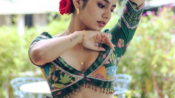 Priya Prakash Varrier: ట్రెండీ డ్రెస్సులో కళ్ళు చెదిరే అందాలతో.. అలరిస్తున్న ప్రియా ప్రకాష్ వారియర్..