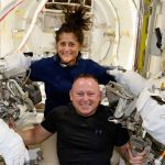 SpaceX NASA Astronauts: అంతరిక్షంలో చిక్కుకున్న ఆస్ట్రోనాట్స్ ని తీసుకురాబోతున్న ఇలాన్ మస్క్.. నాసా ప్రకటన!