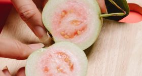 Guava Health Benefits: ఈ ఫ్రూట్ యొక్క ఆరోగ్య ప్రయోజనాలు తెలిస్తే షాక్ అవడం పక్కా !