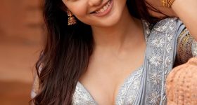 Ritika Nayak: లంగా ఓణీలో రితికానాయక్ అందాలు.. సొగసు చూడతరమా..