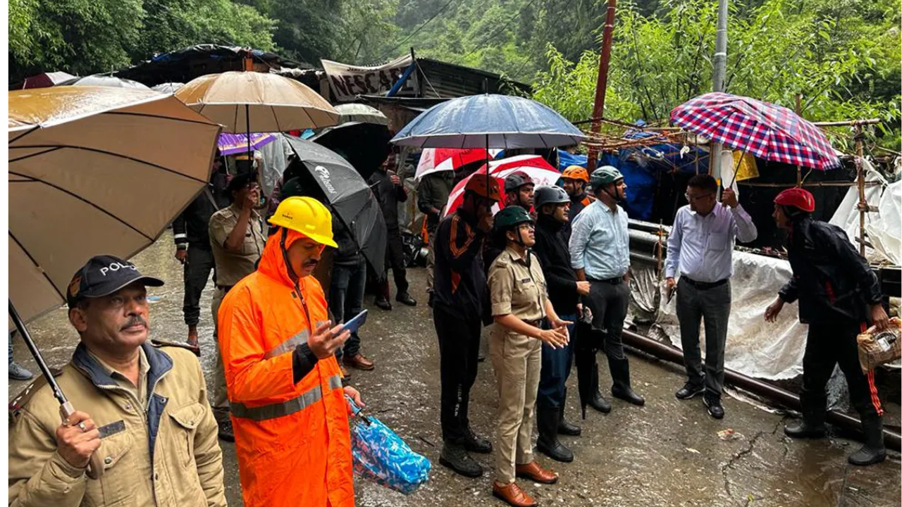 Bangladesh: అల్లర్లకు కారణమైన ఆ గ్రూప్ పై నిషేధం..బంగ్లాదేశ్ కీలకనిర్ణయం