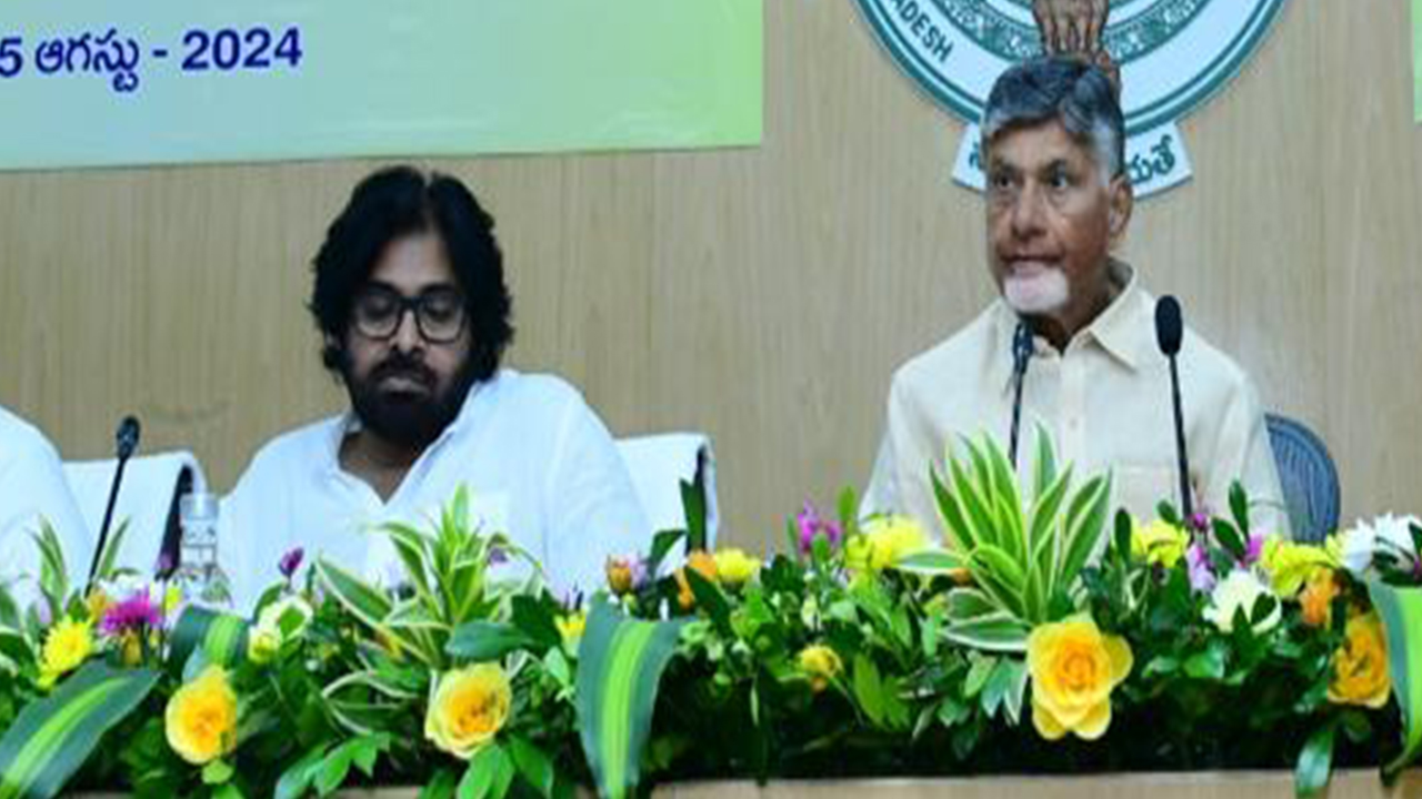 Priyankagandhi angry on modi govt: బ్రాడ్‌కాస్ట్ బిల్లు.. మోదీ ప్రభుత్వంపై ప్రియాంక ఆగ్రహం