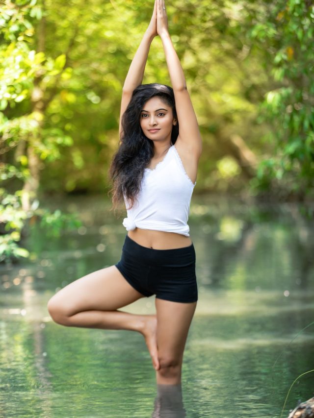 యోగాతో ఎంత బరువున్నా ఈజీగా తగ్గుతారు తెలుసా ?