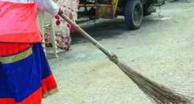 Sweeper Jobs: ఏంటండీ ఈ విడ్డూరం.. రోడ్లూడ్చే పనికి 46 వేల మంది గ్రాడ్యుయేట్ల పోటీ