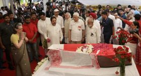 Sitaram Yechury: సీతారాం ఏచూరికి అంతిమ వీడ్కోలు.. భౌతికకాయం ఆస్పత్రికి దానం