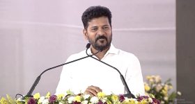 Car Accident in Adilabad: సరదాలో విషాదం.. టైరు పేలి లోయలోపడిన కారు, ఆ తర్వాత..