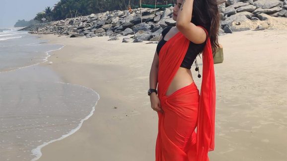 Deepthi sunaina: బ్యాక్ చూపిస్తూ.. బెంబేలెత్తిస్తున్న షణ్ణూ మాజీ గాళ్‌ఫ్రెండ్