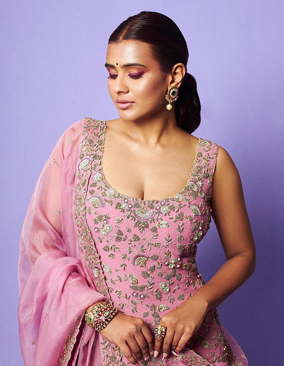 Hebah patel: యాక్టివ్‌గా లేని హెబ్బాపటేల్, ఎందుకంటే..