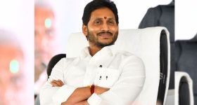 Best Face Mask: పార్లర్‌కి వెళ్లాల్సిన పని లేదు.. వీటితో ఇంట్లోనే గ్లోయింగ్ స్కిన్ పక్కా !