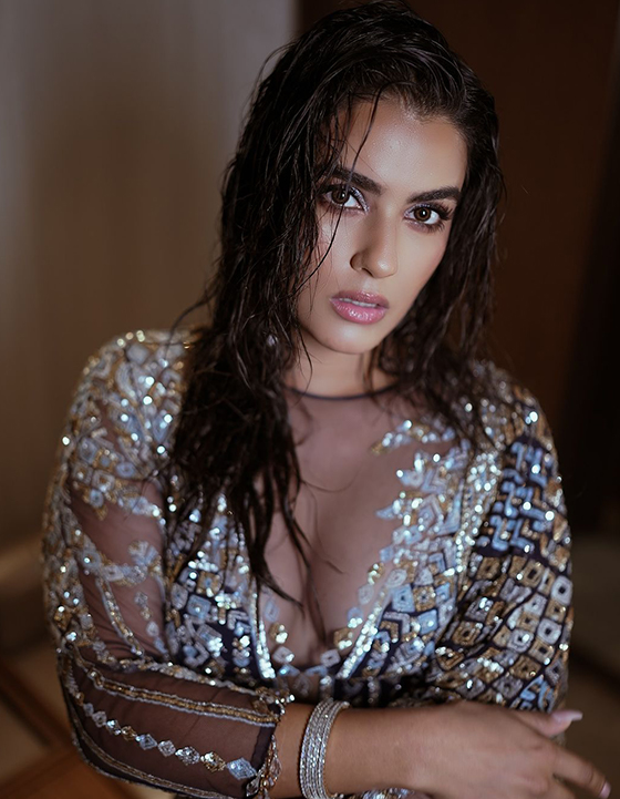 Kavya Thapar: యూత్‌లో గుబులు రేపుతున్న కావ్య థాపర్