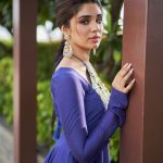 Krithi Shetty: చెమటలు పట్టిస్తున్న బేబమ్మ.. ట్రెడీషనల్​ లుక్​‌లో అదిరిపోయిందిగా
