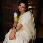 Mamitha Baiju: తెల్ల చీర మల్లెపూలతో ‘ప్రేమలు’ బ్యూటీ.. ఒక్కనవ్వుతో పడేసిందిగా