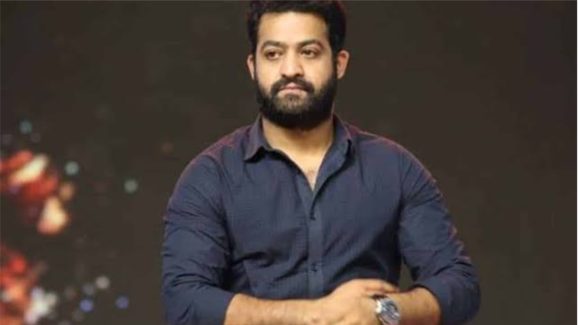 Devara : దేవరను భయపెడుతున్న ఆ సెంటిమెంట్.. ఆ ఒక్కటే ఎన్టీఆర్ కు మైనస్..