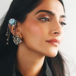 Sonam kapoor: బ్లాక్ డ్రెస్‌లో సోనమ్ కెవ్వుకేక