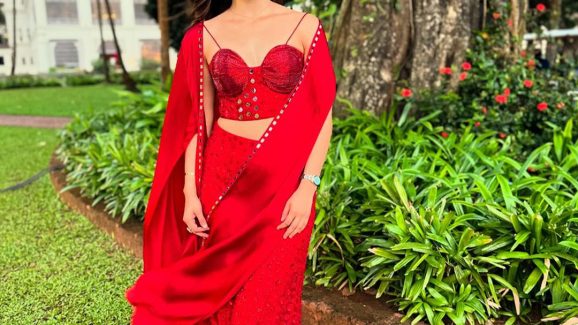 Mehreen Pirzada: రెడ్ మిర్చీలా మెహ్రీన్.. ఘాటెక్కిస్తోంది బాసూ!